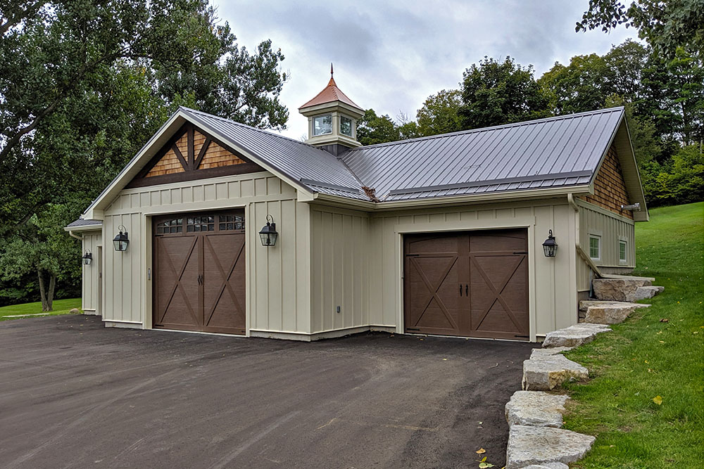 Farm utilities custom garage build on a horse farms in Ontario by DutchMasters Construction